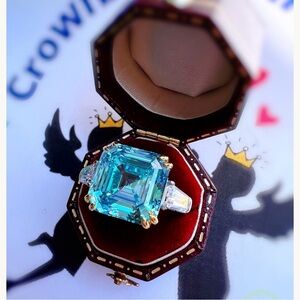 Elegant Aquamarine and Diamond Ring